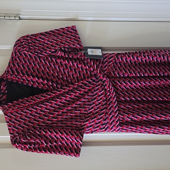 JH BRAND WOMEN'S PETITE SIZE RED AND BLACK SHORT SLEEVE DRESS SIZE 2P - Picture 1 of 16